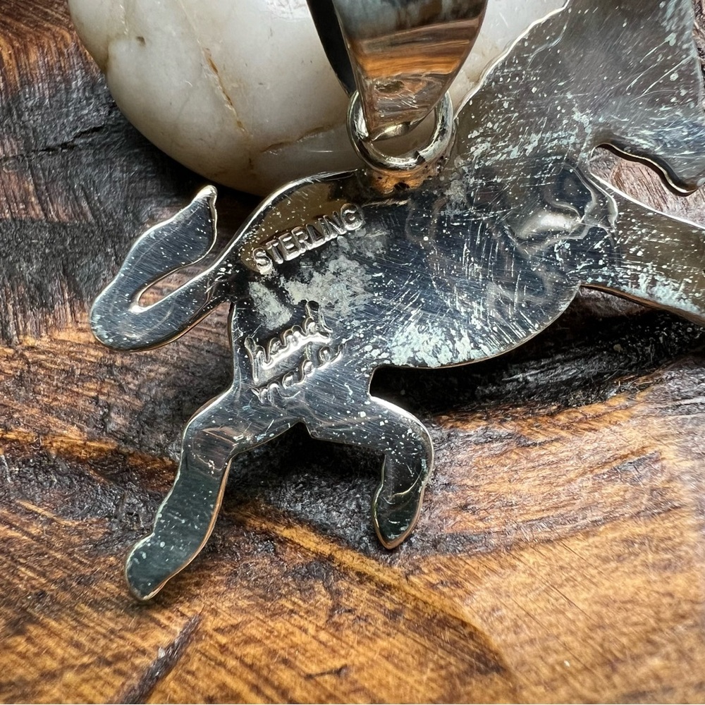 925 Sterling Silver Donkey Pendant with Pink Conch Center Stone
Pendant only - Picture 5 of 12